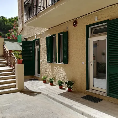 Guest House B&B Via Marina-2